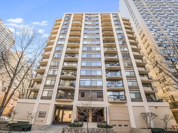 1450 N Astor St #15AB, Chicago, IL 60610