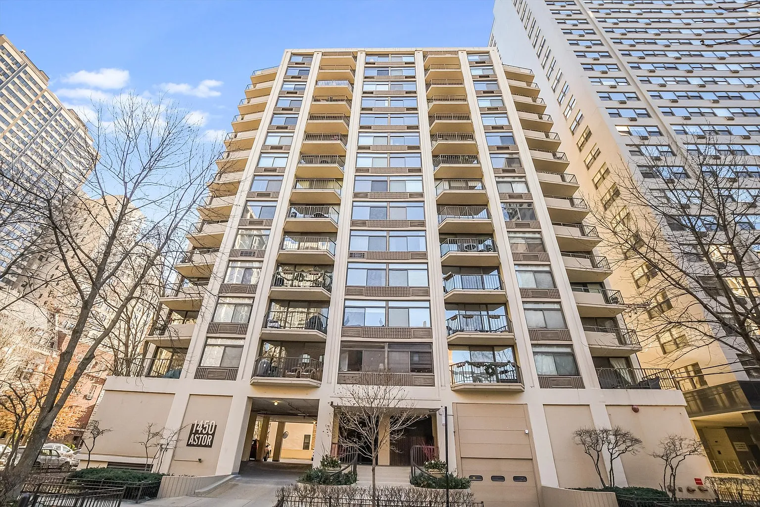 1450 N Astor St #15AB photo 1