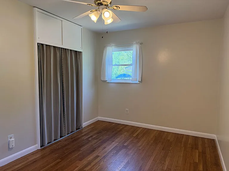 725 Ridge Rd — Photo 14