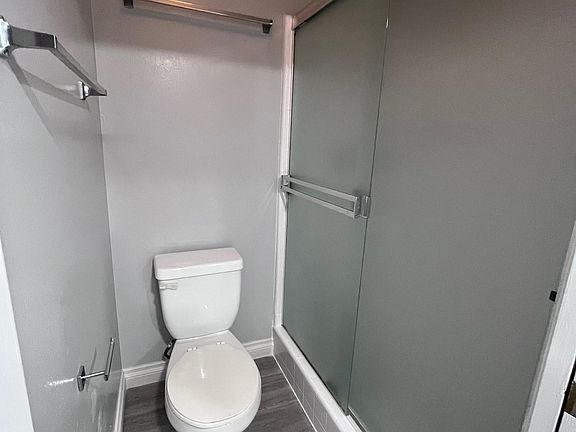3rd image of 1513 Brookvale Dr APT 1