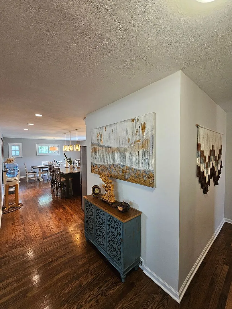 Charming Ranch-Style Home in Seven Hills, OH Available Now — Photo 4