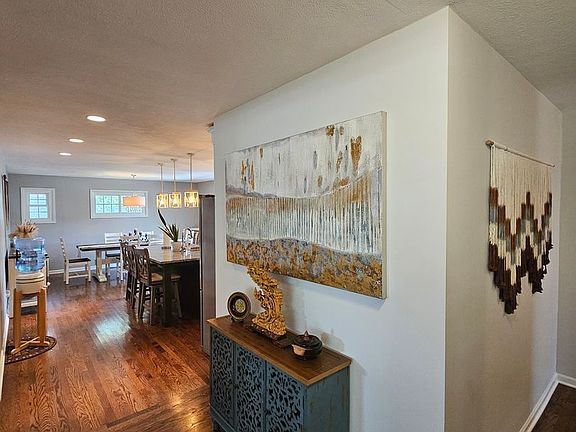 4th image of 5648 Beacon Hill Dr