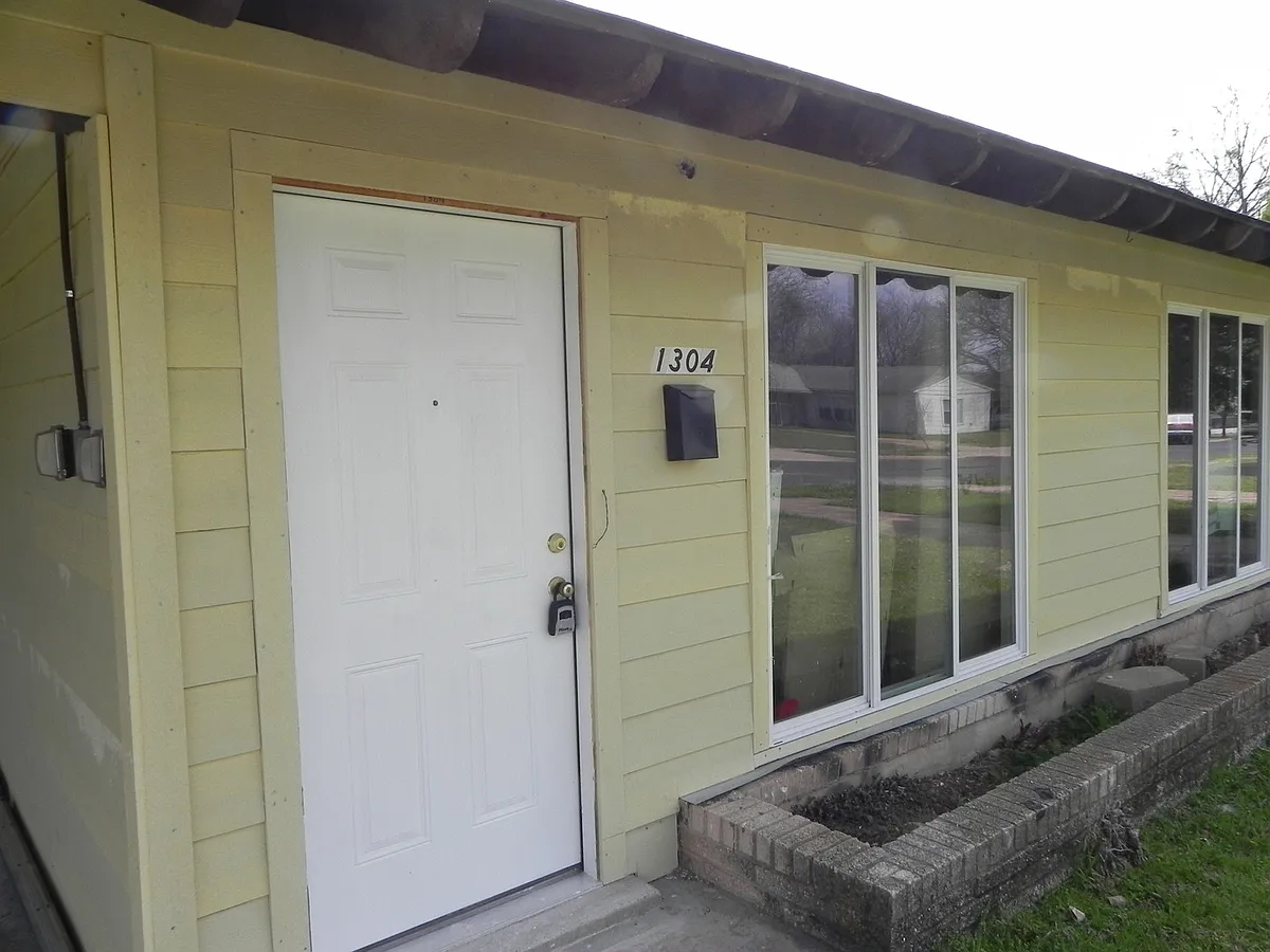 Building Photo - 1304 Middleton St