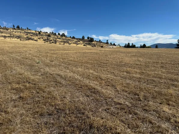 Hilyard Ave, Klamath Falls, OR 97603