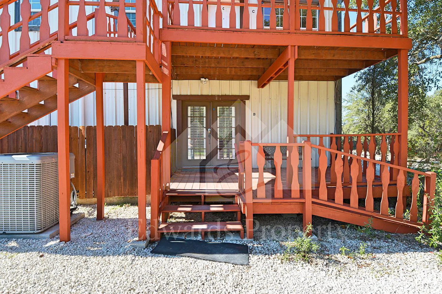 1 bed, 2.0 bath, 924 sqft, $1,195 — Photo 3