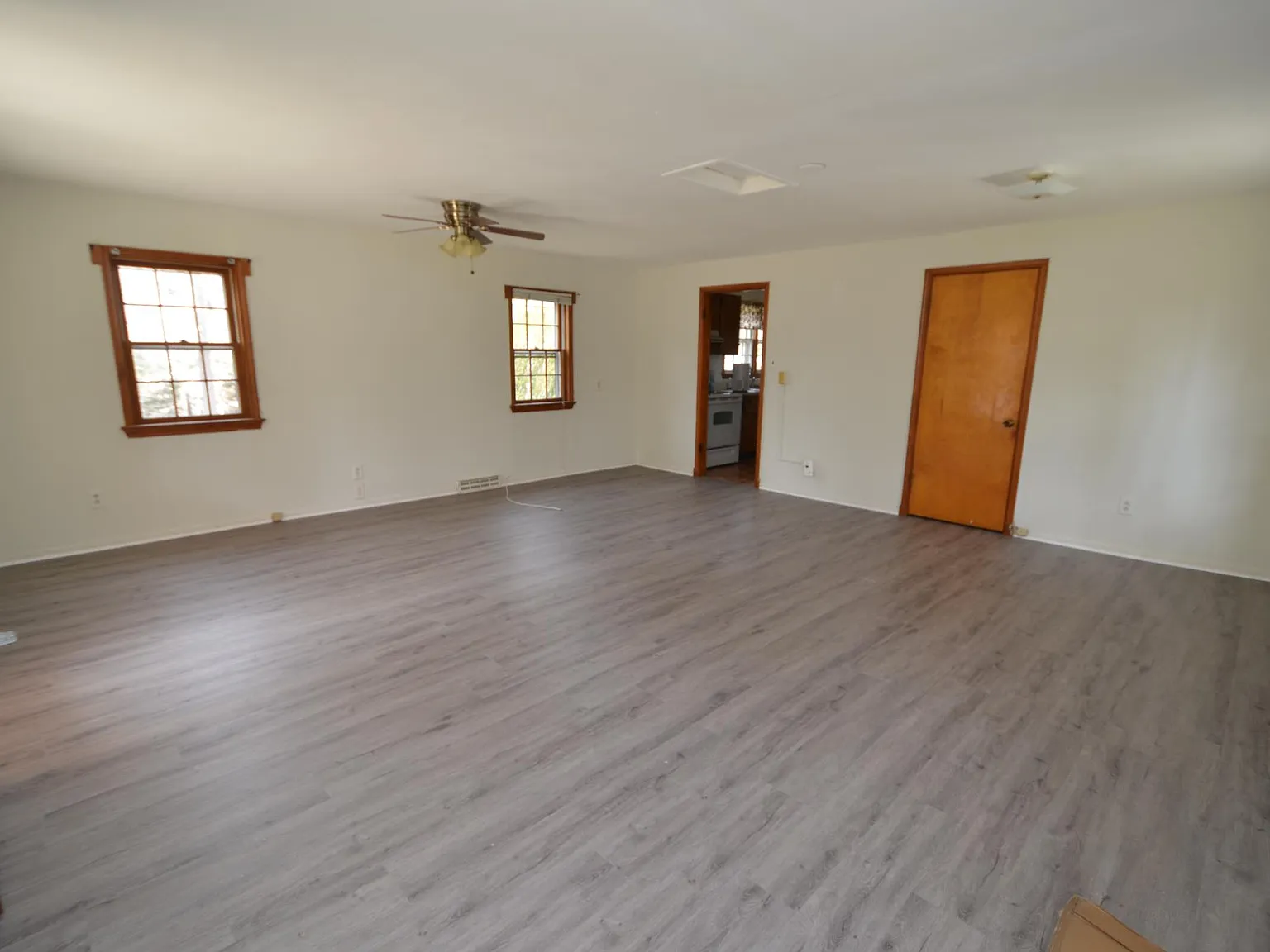 2 bed, 1000 sqft, $1,500 — Photo 4