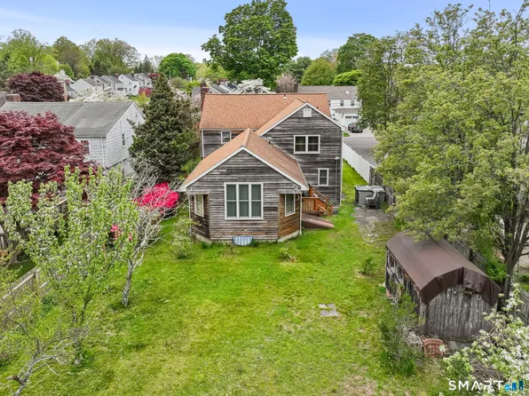 79 Fairfield Place, Fairfield, CT 06824