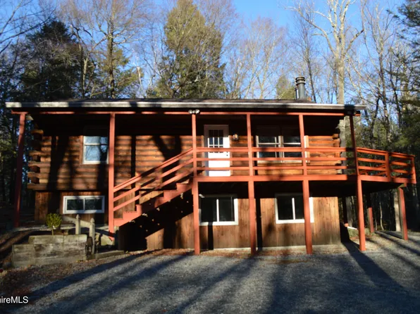 859 Moberg Rd, Becket, MA 01223
