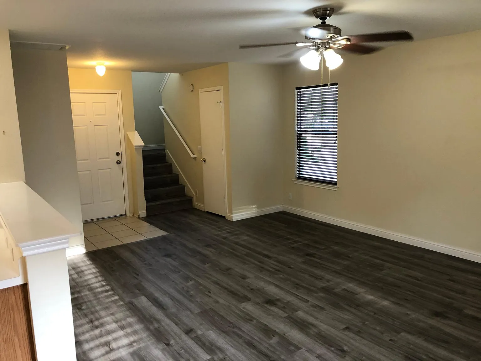 3 bed, 2.5 bath, 1590 sqft, $2,195 — Photo 4