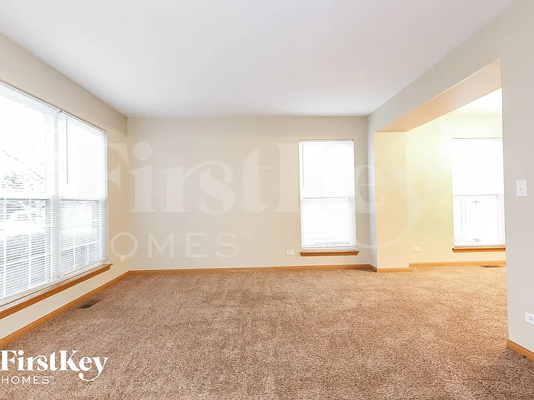 11730 Niagra Ln — Photo 3