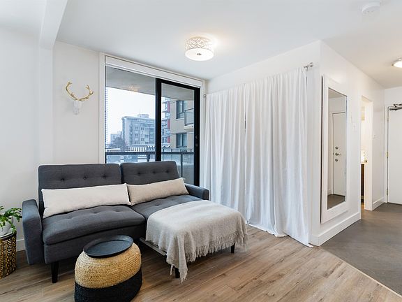 3rd image of 789 Drake St #201