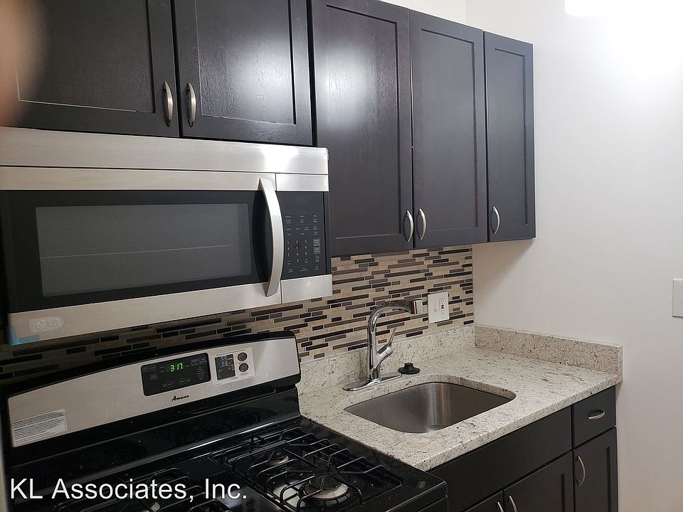 2nd image of 234 35th St NE APT 2