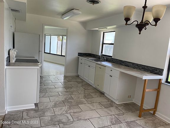 3rd image of 530 Patrick Ave