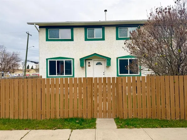110 W Tamarack Ave #29, Hinton, AB T7V 1C5