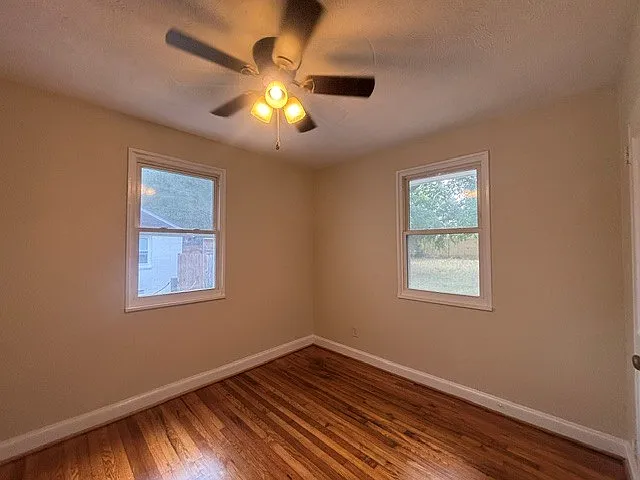 469 McPhee Dr — Photo 12