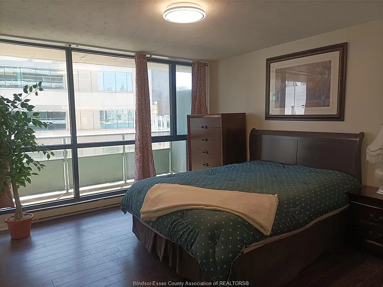 111 Riverside Dr E #808 — Photo 9