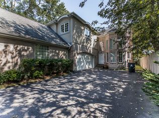 1833 Monroe Ave, Glenview, IL 60025