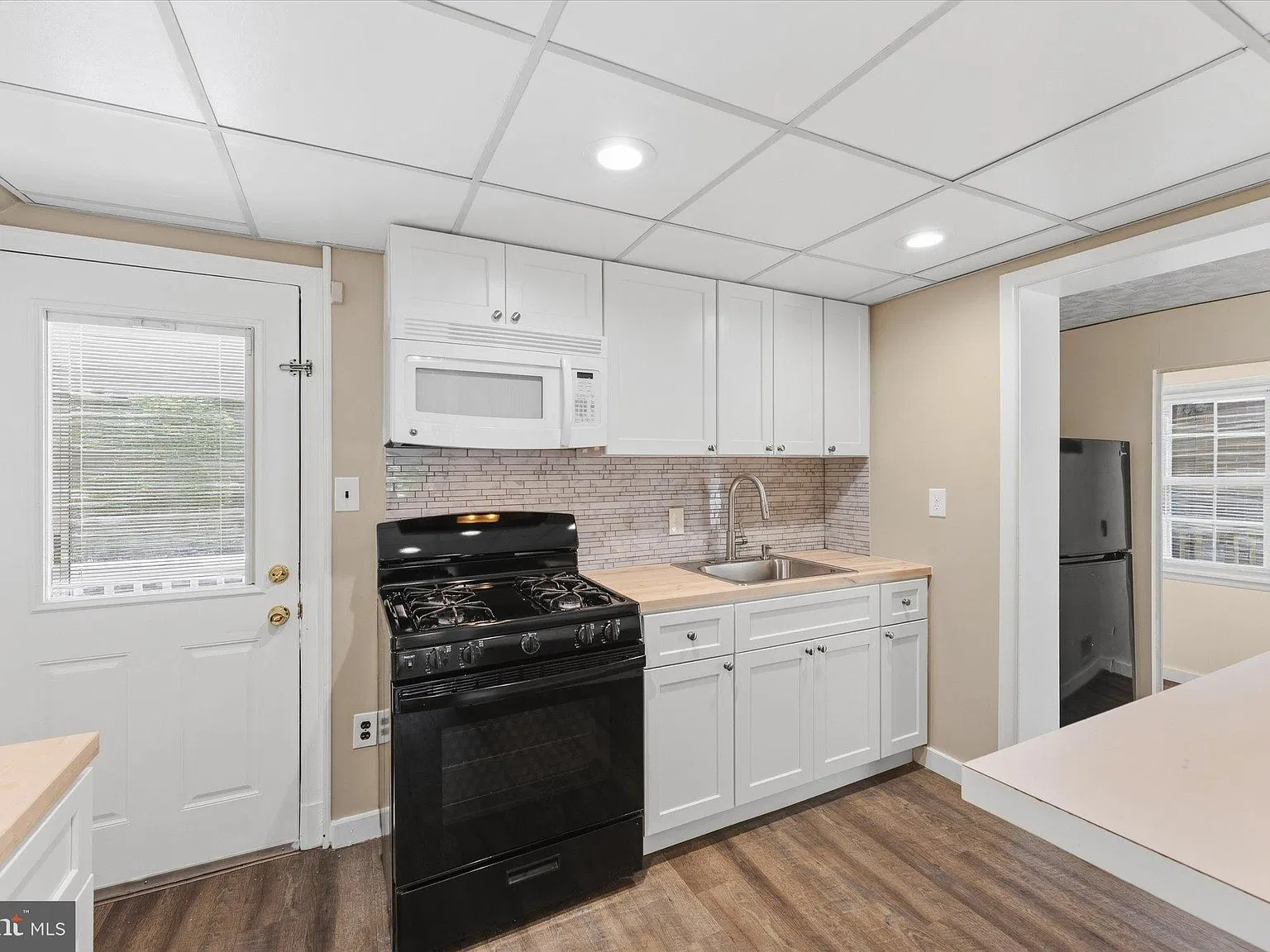 3 bed, 1.5 bath, 1770 sqft, $3,500 — Photo 3