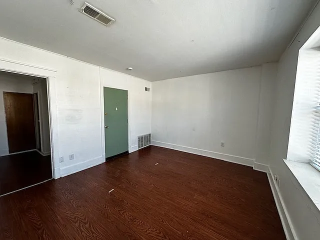 1 bed, 700 sqft, $995 — Photo 4