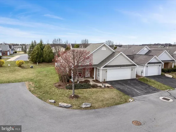 222 Crestwood Ln, Winchester, VA 22602