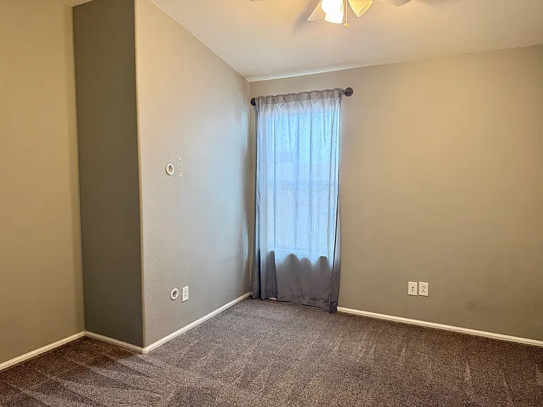 Den/spare room
