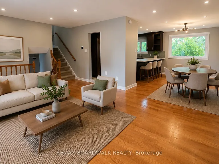 22 Bartley Cres — Photo 10
