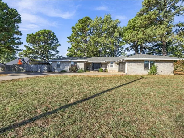 397 N 54th Ave, Fayetteville, AR 72704