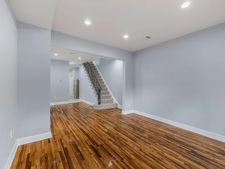 19 Osborn St — Photo 3