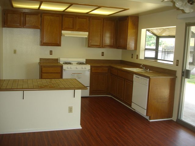 1st image of 2854 S Walker Ave