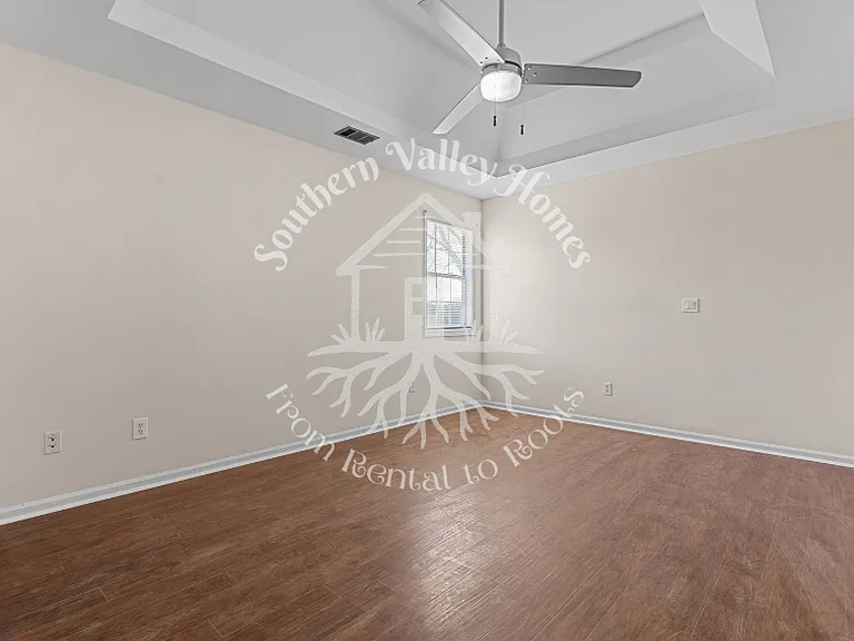 102 Duxbury Ct — Photo 25