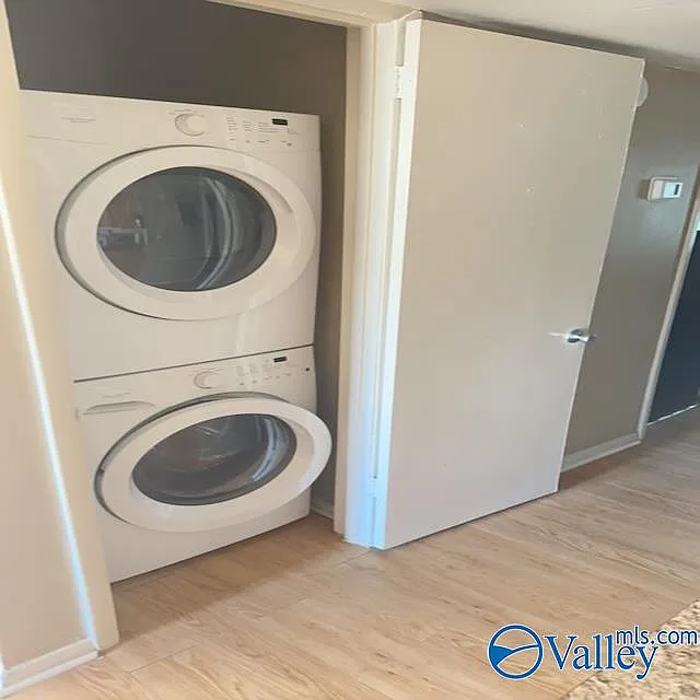 2 bed, 2.0 bath, 850 sqft, $895 — Photo 2