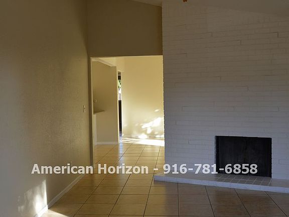 3rd image of 10437 El Mercado Dr