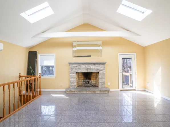 339 Cambridge St, Burlington, MA 01803