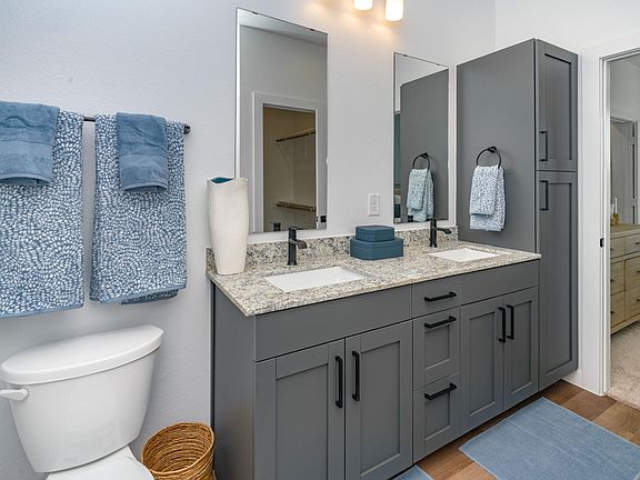 Double vanity with lots of storage space