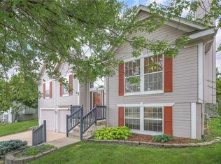 138 N Highland Dr, Raymore, MO 64083