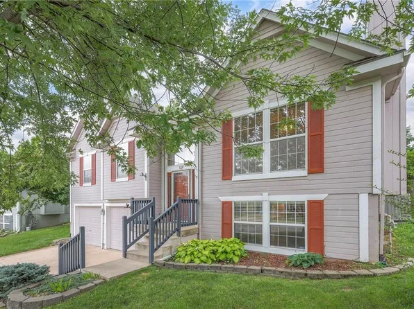 138 N Highland Dr, Raymore, MO 64083