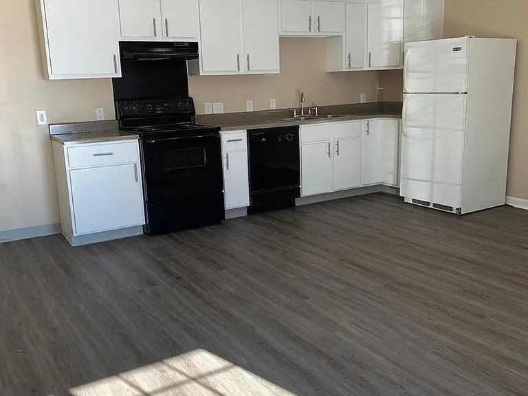 Fox Brook Apartments — Photo 21