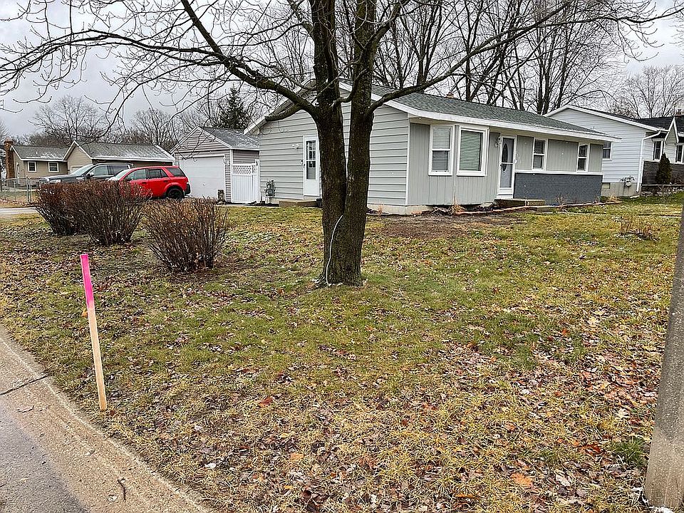 Huge corner lot