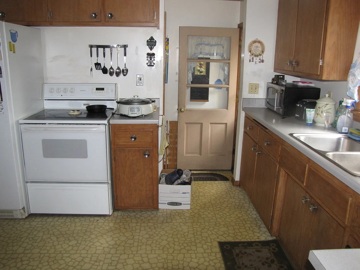 Great location in Richfield,*3Bed*1Bath single family home Avail Now! — Photo 2