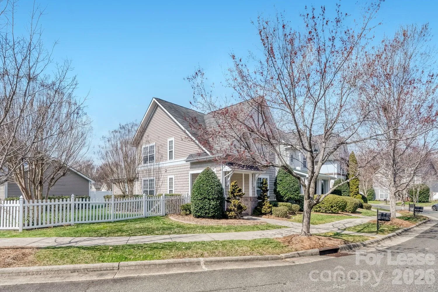 3 bed, 2.5 bath, $3,000 — Photo 3