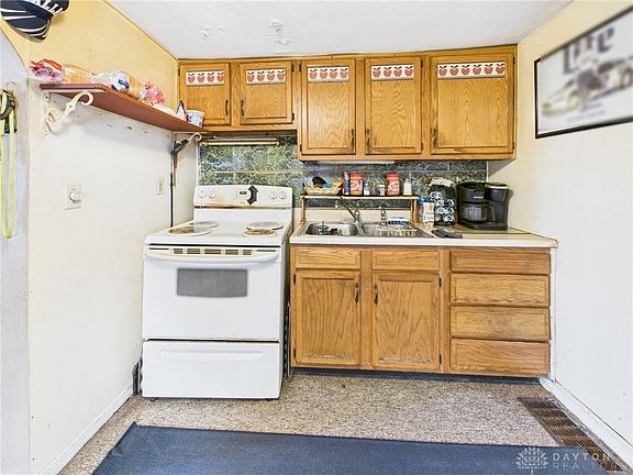 5th image of 1034 Gray Ave