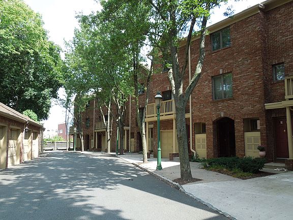 4th image of 19 Mews Ln