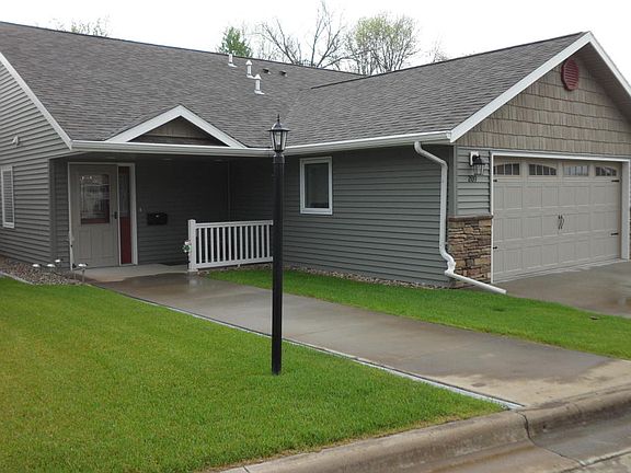 2nd image of 209 Lindwood Dr