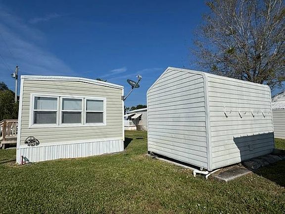 4th image of 214 Leisure Dr