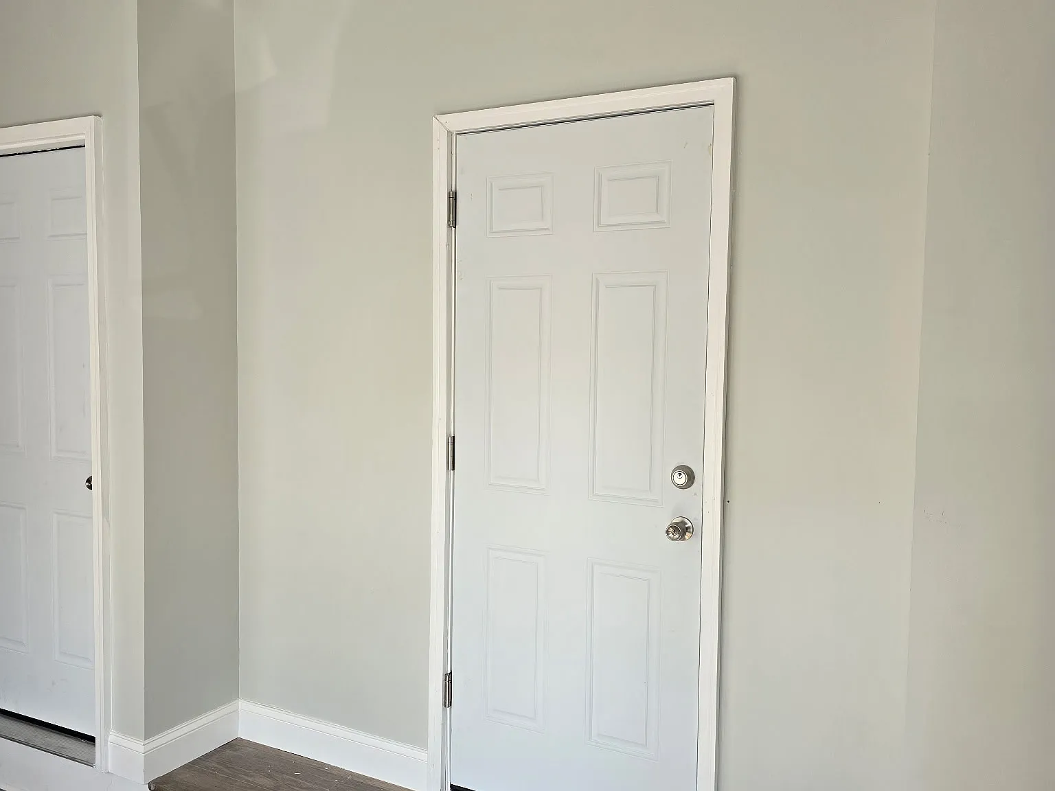 2 bed, $1,300 — Photo 2