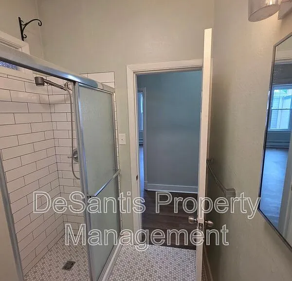 425 Walnut St #2 — Photo 28