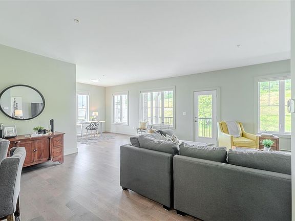 3rd image of 835 Blackmarsh Road UNIT 205
