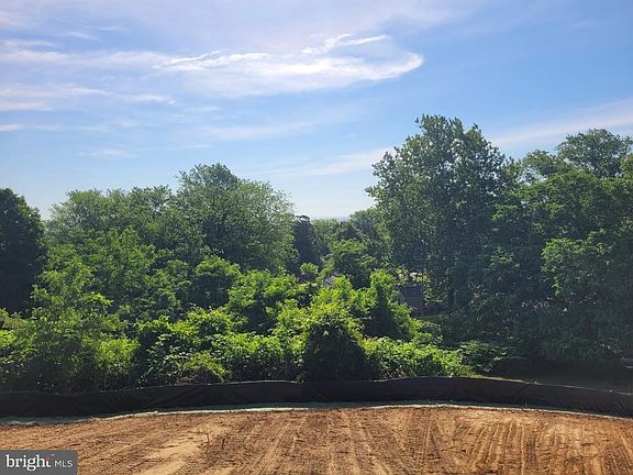 5th image of 225 Dares Wharf Rd