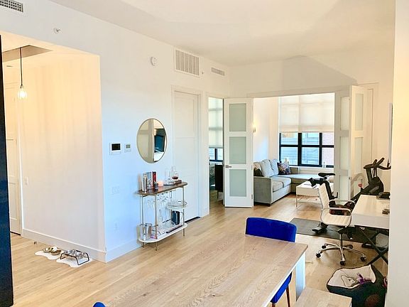 2nd image of 4121 28th St APT 6I