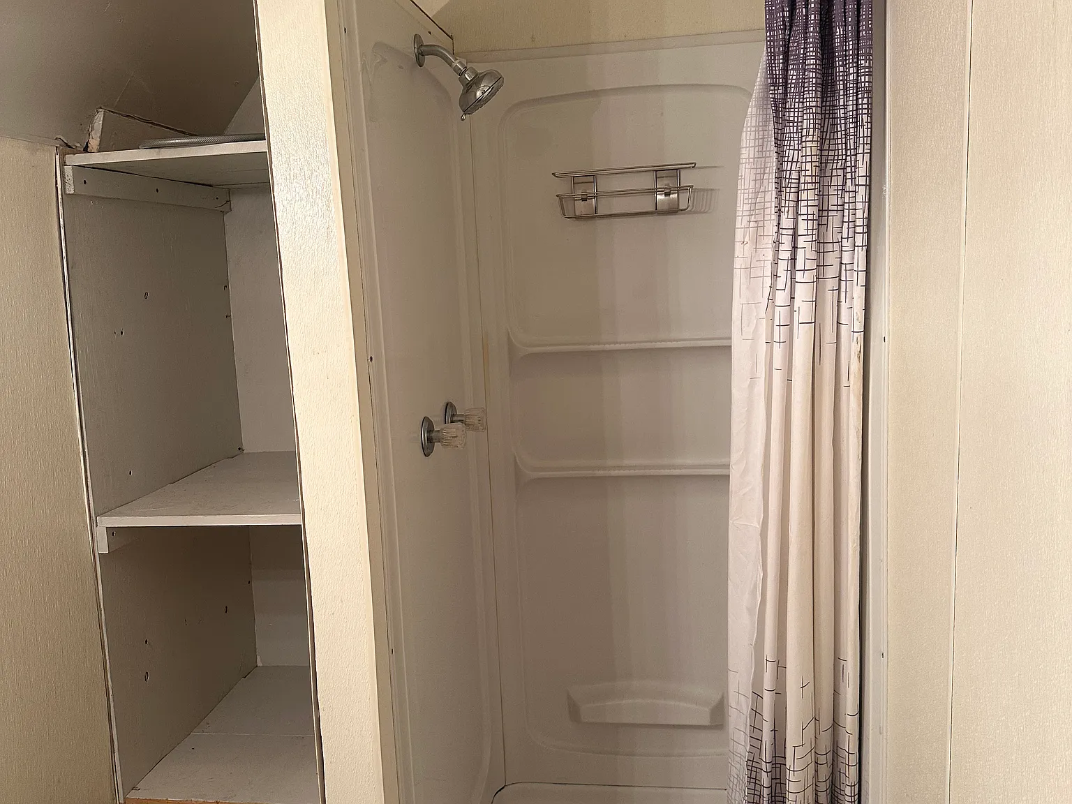2 bed, $1,047 — Photo 2